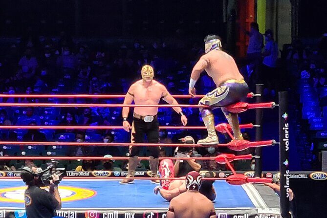 EXCLUSIVE TOUR Wrestling! - small groups - The Value in Details