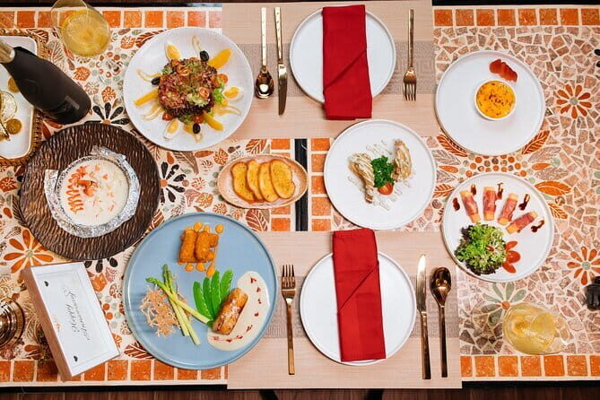 Experience a Romantic Date For Two at GLAMISQUE Fusion Dining - Setting the Scene: What to Expect at GLAMISQUE