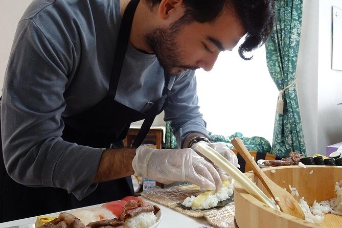 Experience all of Japanese culture and Japanese food experience classes "origami, udon, Japanese food, green tea, calligraphy" in 4 hours - The Warmth of the Hosts and the Atmosphere