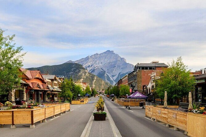 Experience Banff Johnston Canyon Lake Minnewanka by Coach - Key Points