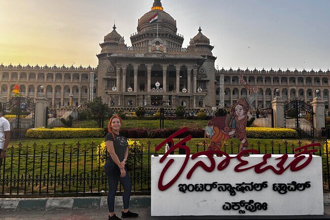 Experience Bangalore Evening City Walk Tour and Market Visit - Visiting Dodda Ganapathi Temple: The Giant Ganesha