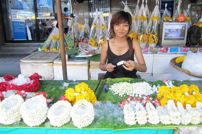Experience Bangkok at Night with Streetfood Dinner & Foot Massage - FAQ