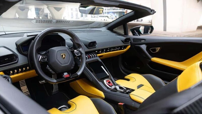 Experience Dubai in a Lamborghini - Visualizing the Drive