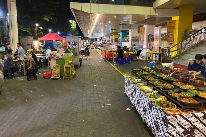 Experience Jakarta Street Food Scene with MRT Transportation - Why the Tour Excels