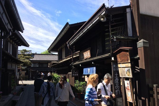 EXPERIENCE TAKAYAMA & LOCAL SAKE TASTING with explanation 1 HOUR! - In The Sum Up