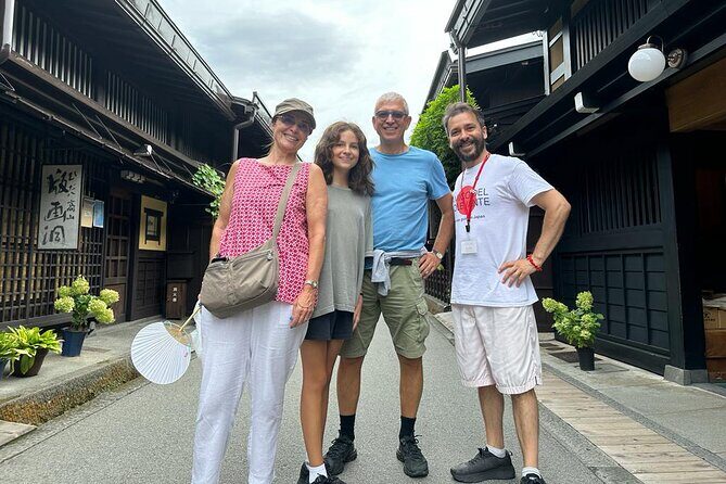 EXPERIENCE TAKAYAMA OLD TOWN 30 MINUTES walk - Key Points