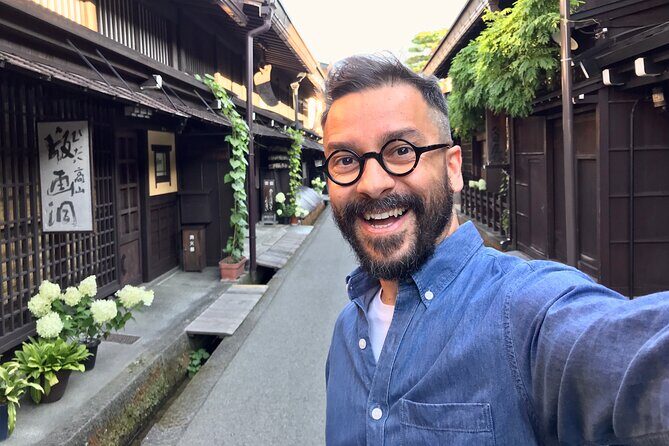 EXPERIENCE TAKAYAMA OLD TOWN 30 MINUTES walk - Authenticity and Insight
