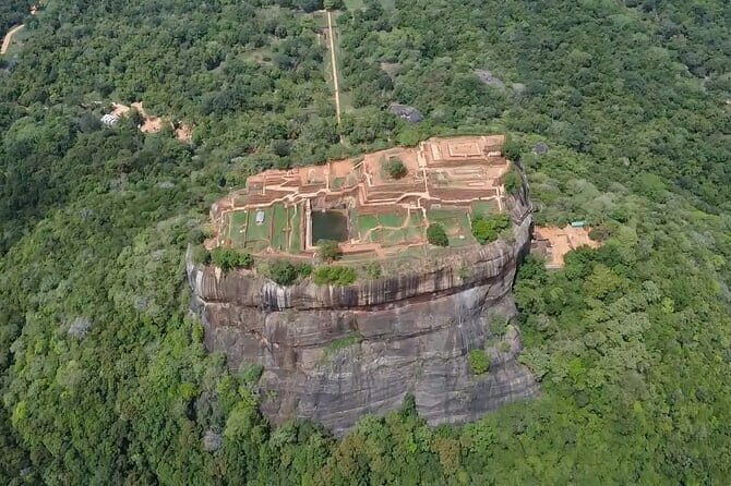 Experience the Beauty and History of Sri Lanka - Meeting Points and Logistics