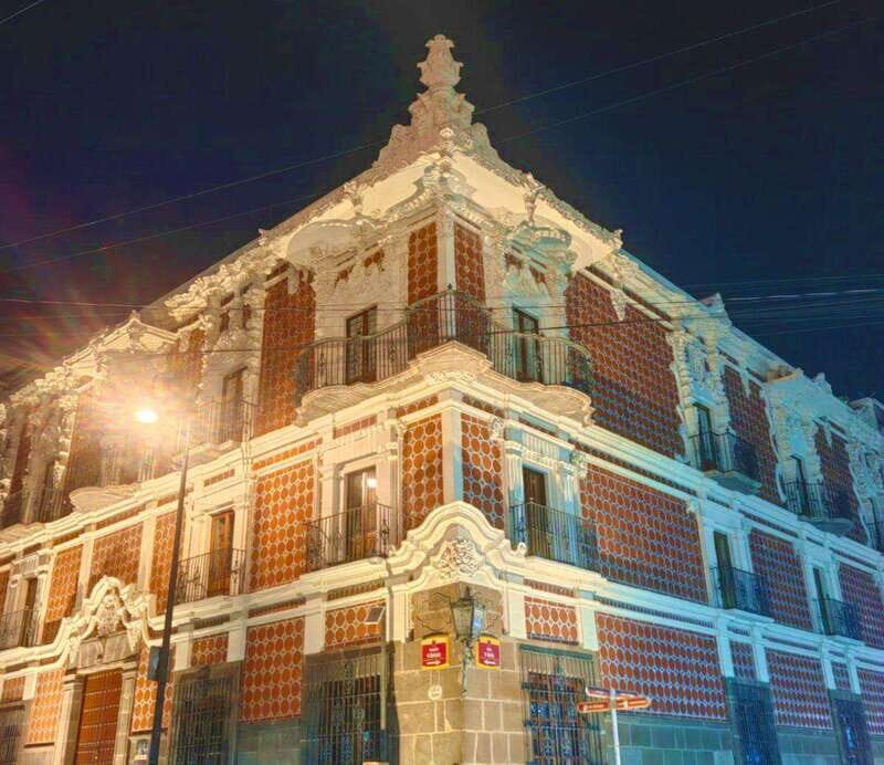 Experience the nighttime magic of Puebla with stories - Transportation, Group Size, and Atmosphere