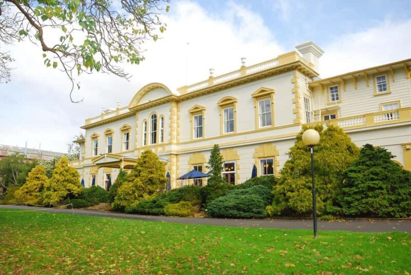 Explore Aucklands Fine Arts Heritage Private Tour by Car - An In-Depth Look at the Auckland Fine Arts Heritage Private Tour