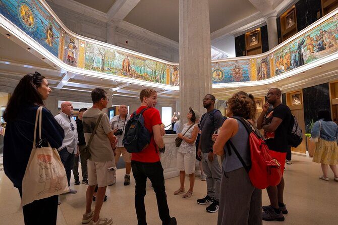 Explore Chicagos Hidden Past: Prohibition Culture & Architecture - A Deep Dive into the Experience