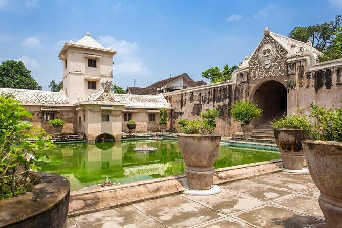 Explore City Tour from Yogyakarta - Key Points