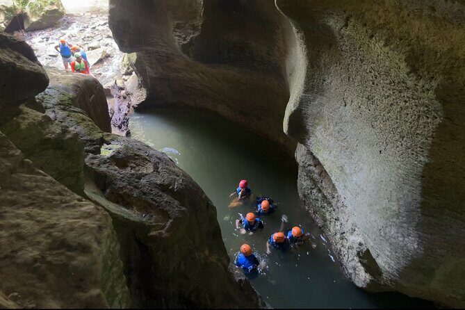 Explore Cuevas Charco Azul, Arenas and Playa de Aguas Cristalinas - Key Points
