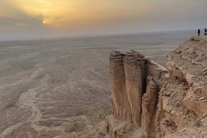 Explore Edge of The World in a Private Trip with Saudi Dinner - Assessing the Value