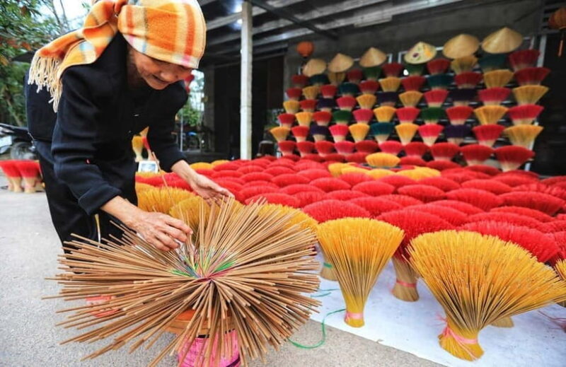 Explore Hanoi: Ceramic & Incense Villages or City Highlights - Breaking Down the Tour: Crafting versus City Highlights