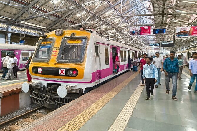"Explore Mumbai : The City of Dreams with Historic Locations" - Key Points