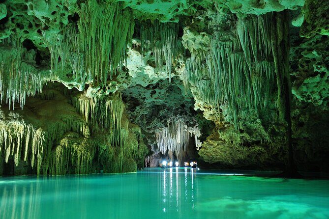Explore the Mystical Río Secreto - What Makes Río Secreto Unique?