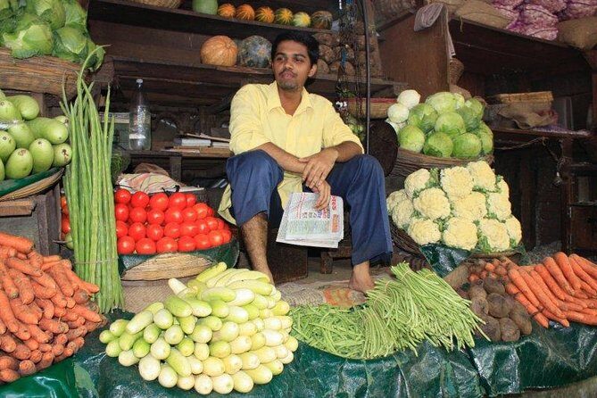 Explore the New colorful places in Mumbai Market Tour - The Itinerary: A Closer Look