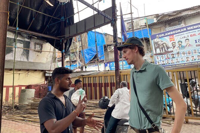 exploring-dharavi-mumbai-s-walking-slum-tour