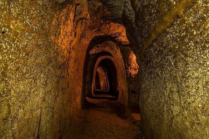 Exploring Ho Chi Minh City and Cu Chi Tunnels - Key Points