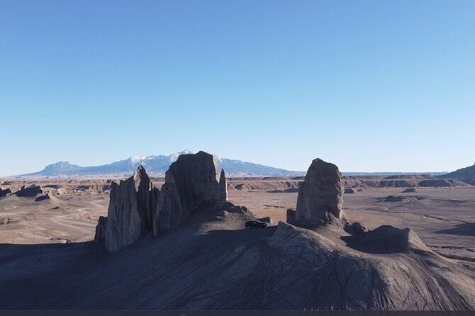 Factory Butte and Moonscape Overlook Guided Tour - An Introduction to Utah’s Surreal Landscapes