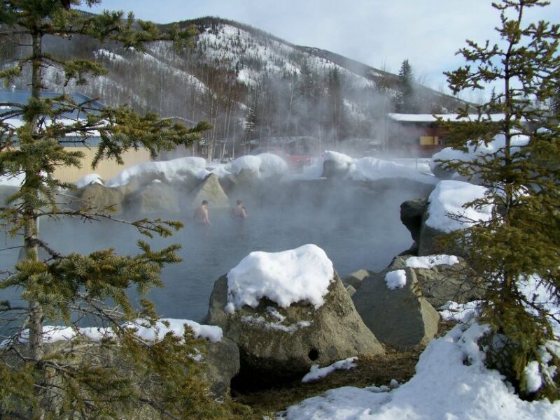 Fairbanks: Northern Lights and Chena Hot Springs Tour - The Guide Experience and Tour Atmosphere