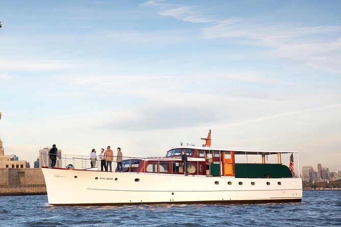 Fall Foliage Cruise on Yacht Full Moon from Chelsea Piers - Who Will Love This Tour?