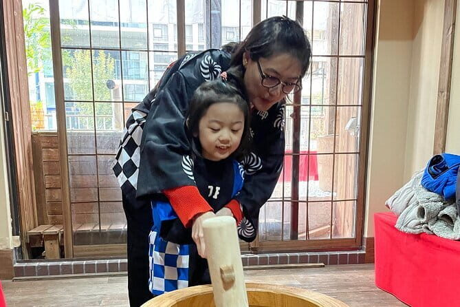 Family FriendlyTraditional Mochi Pounding Experience - An In-Depth Look at the Mochi Pounding Experience