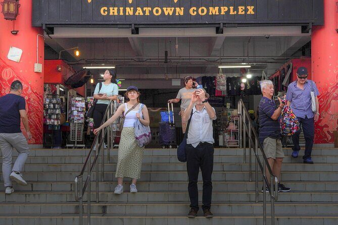 Feel the Heartbeat: A Singapore Chinatown Walking Tour - The Atmosphere and Pacing