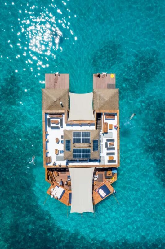 Fiji: Cloud 9 Floating Bar and Pizzeria Day Trip - The Bottom Line