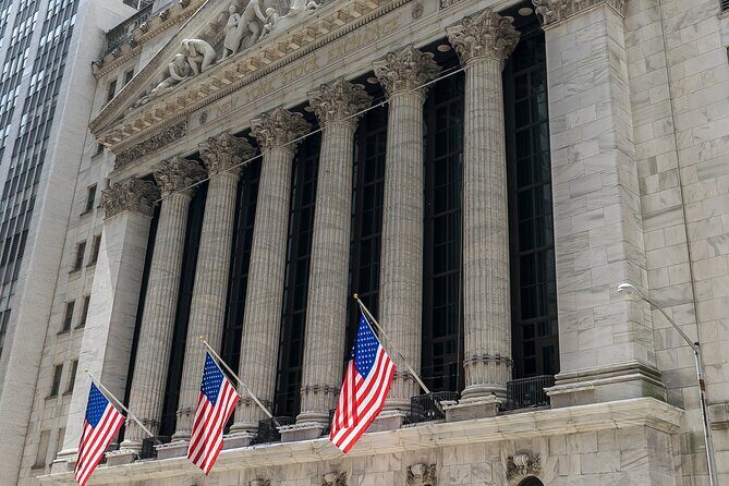 Financial Crisis Tour with a Finance Professional - Authenticity and Review Highlights