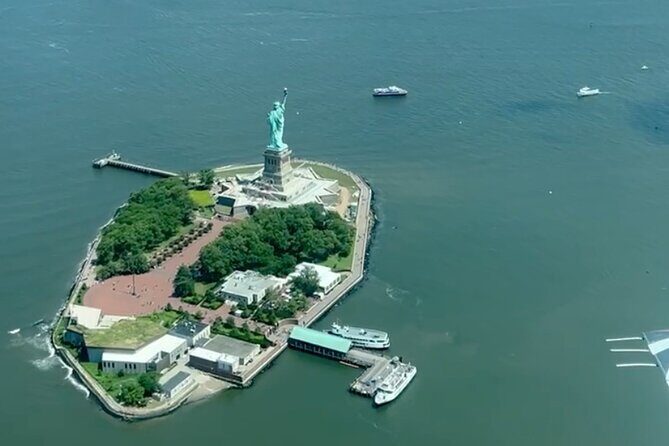Flight Over New York City Hudson River - Who Should Consider This Tour?