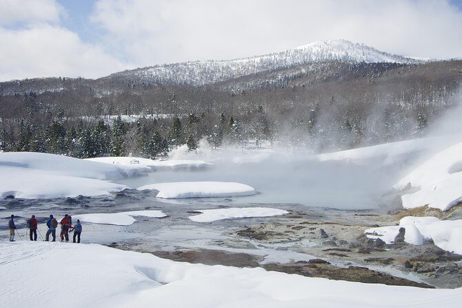 Fluffy New Snow and the Earth beating, Goshougake Oyunuma Snowshoeing Tour - Key Points