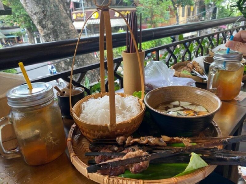 Food on Foot Tour Hanoi Small Group Daily Departure 18:00 - Discover Hanoi’s Old Quarter on a Food-Filled Walking Tour