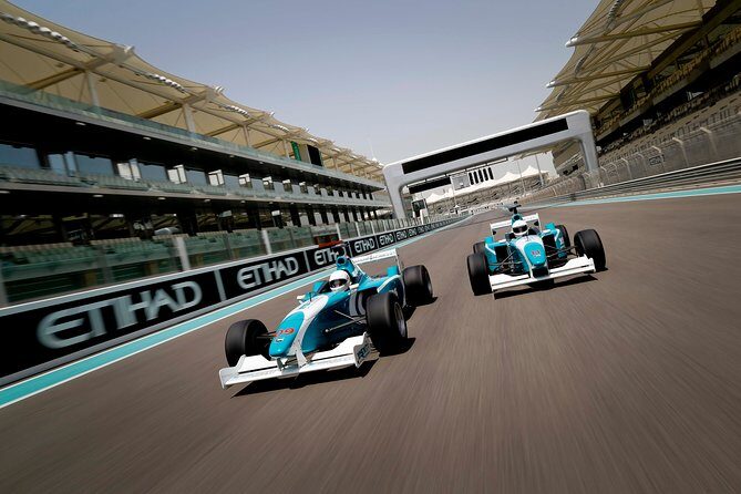 Formula Yas 3000 Driving Experience _ Full - The View and Atmosphere