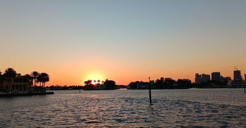 Fort Lauderdale: Evening Boat Cruise with Downtown Views - Key Points