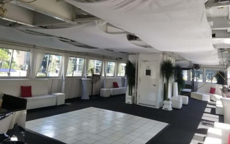 Fort Lauderdale: Musette Yacht New Year's Eve Party Cruise - Setting the Scene: What to Expect on the Night