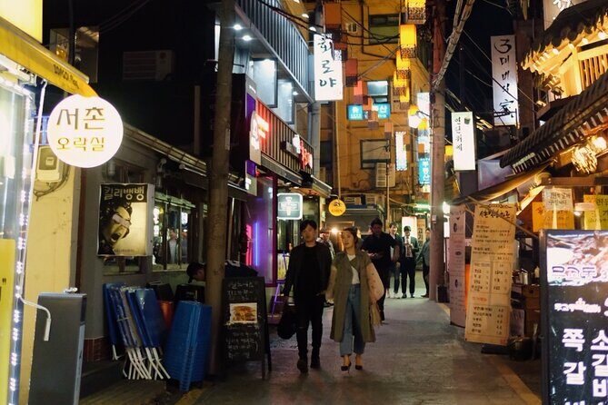 Fortress Night Hike & Snack at a Local Market - Exploring the Traditional Market