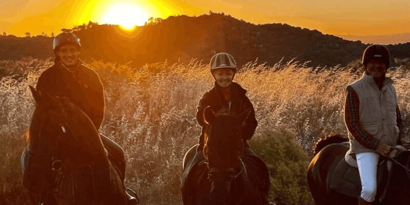 Franschhoek: 2h Horseback Riding at Sunset with Sundowners - Key Points