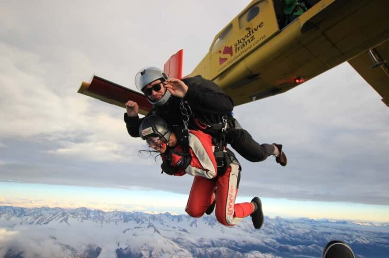 Franz Josef: 13,000ft, 16,500ft or 18,000ft Skydive - An Overview of the Skydiving Experience
