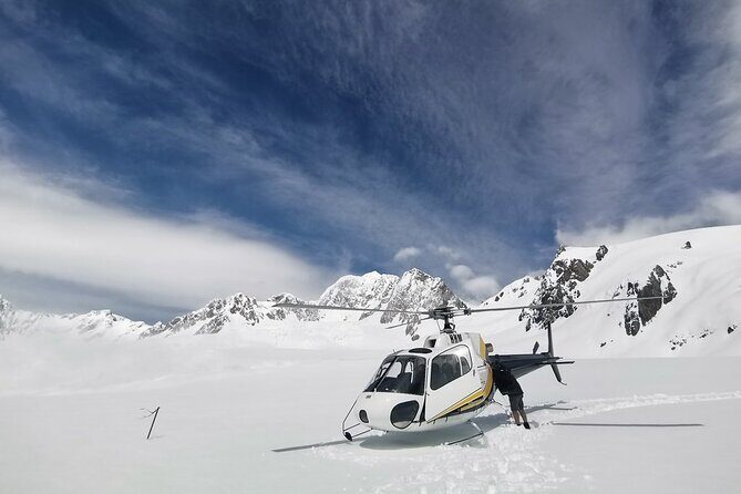 Franz Josef Glacier and snow landing (allow 20 minutes - departs Franz Josef) - Aerial Adventure at Franz Josef Glacier: An Honest Look at the Helicopter Snow Landing Tour