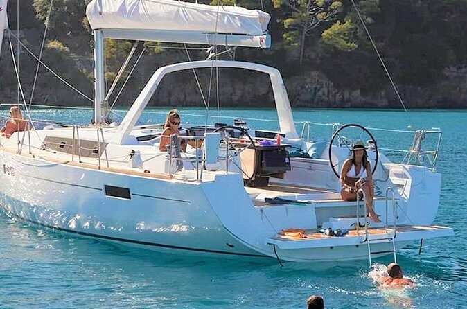 Friday Night Waikiki Fireworks Sail - FAQs