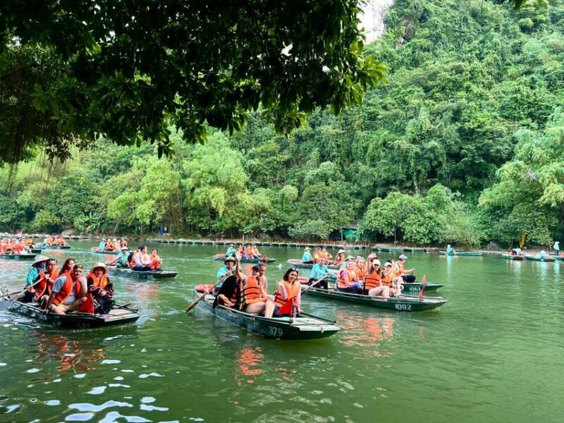 Friendly Travel: Hoa L/ Trang An/ Mua Cave - Limousine Car - The Cost and What You’re Getting