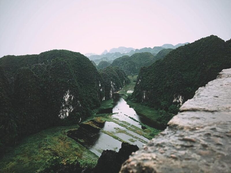 Friendly Travel: Hoa L/ Trang An/ Mua Cave - Limousine Car - Authentic Experiences and Practical Tips