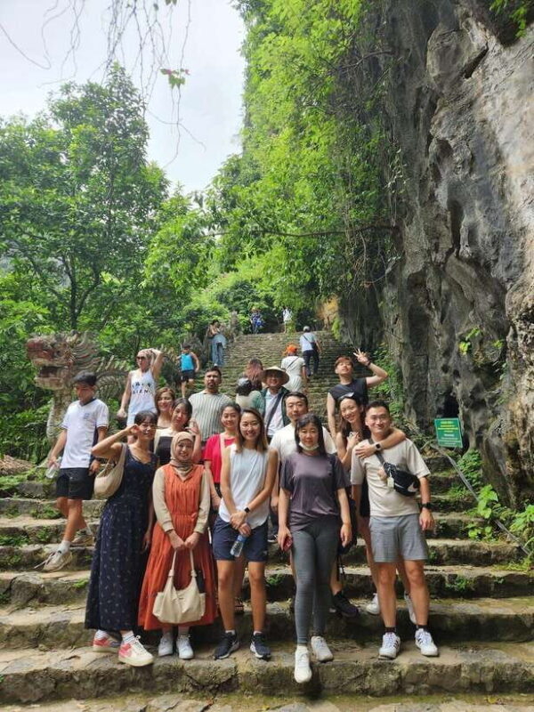 FRIENDLY TRAVEL HOA LU-TRANG AN 1 SMALL GROUP BY LIMOUSINE - FAQ