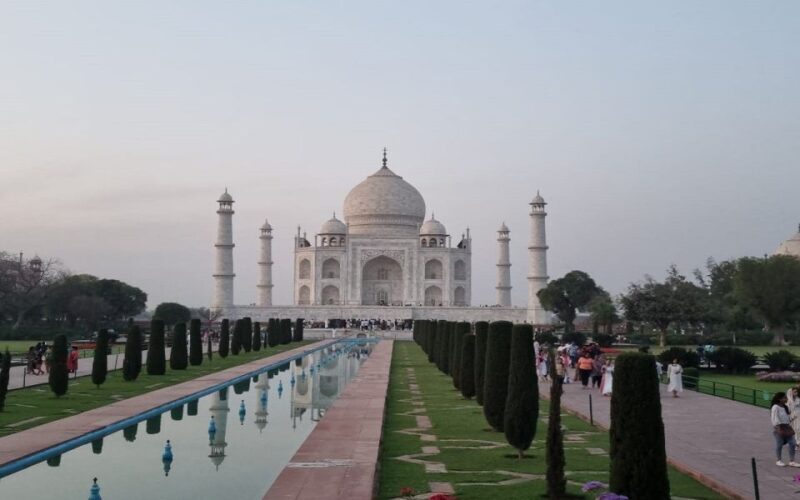 From Agra: One Day Trip of Taj Mahal & Fatehpur Sikri - The Itinerary in Detail