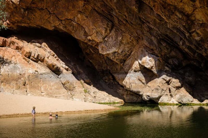 From Alice Springs/Yulara: 4-Day Red Centre 4WD Camping Tour - Accommodation and Meals