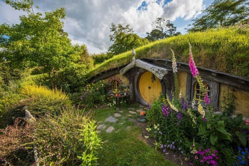 From Auckland: Hobbiton Movie Set Full-Day Small-Group Trip - A Full-Day Journey into Middle-earth