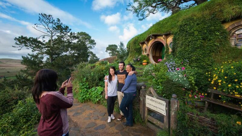 From Auckland: Hobbiton Movie Set Small Group Tour - Detailed Breakdown of the Itinerary