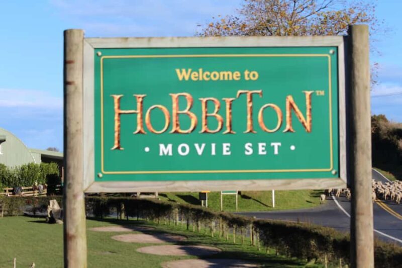 From Auckland: Hobbiton & Rotorua Tour with Lunch at Te Puia - From Auckland: Hobbiton & Rotorua Tour with Lunch at Te Puia — A Full-Day Adventure